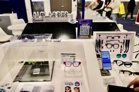 EmdoorVR AI smart glasses with Puce Qualcomm AR1.