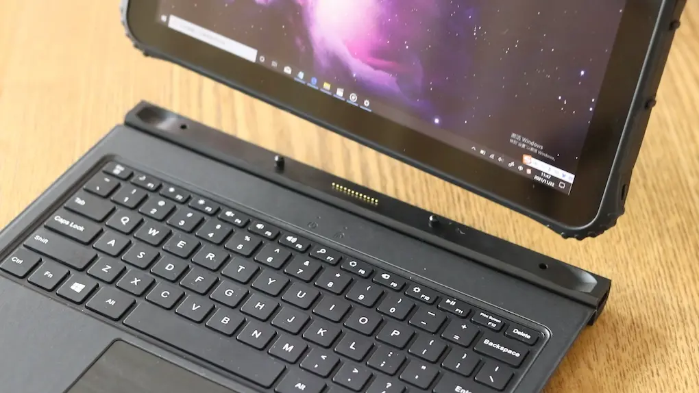 Tablette robuste avec clavier --- Outil essentiel pour le travail sur le terrain